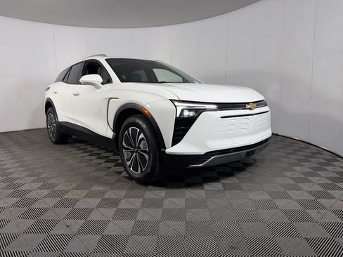 Used 2024 Chevrolet Blazer EV LT AWD/4WD image 3