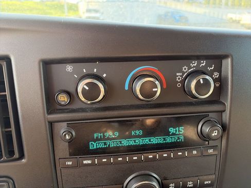 Used 2019 Chevrolet Express 3500 LT w/ LT Preferred Equipment Group RWD image 24