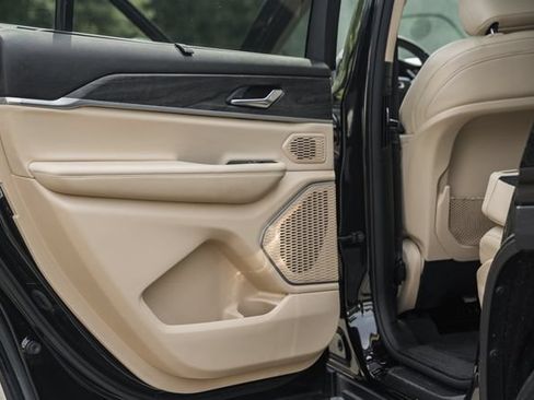 Used 2021 Jeep Grand Cherokee L Limited w/ Luxury Tech Group II AWD/4WD image 51