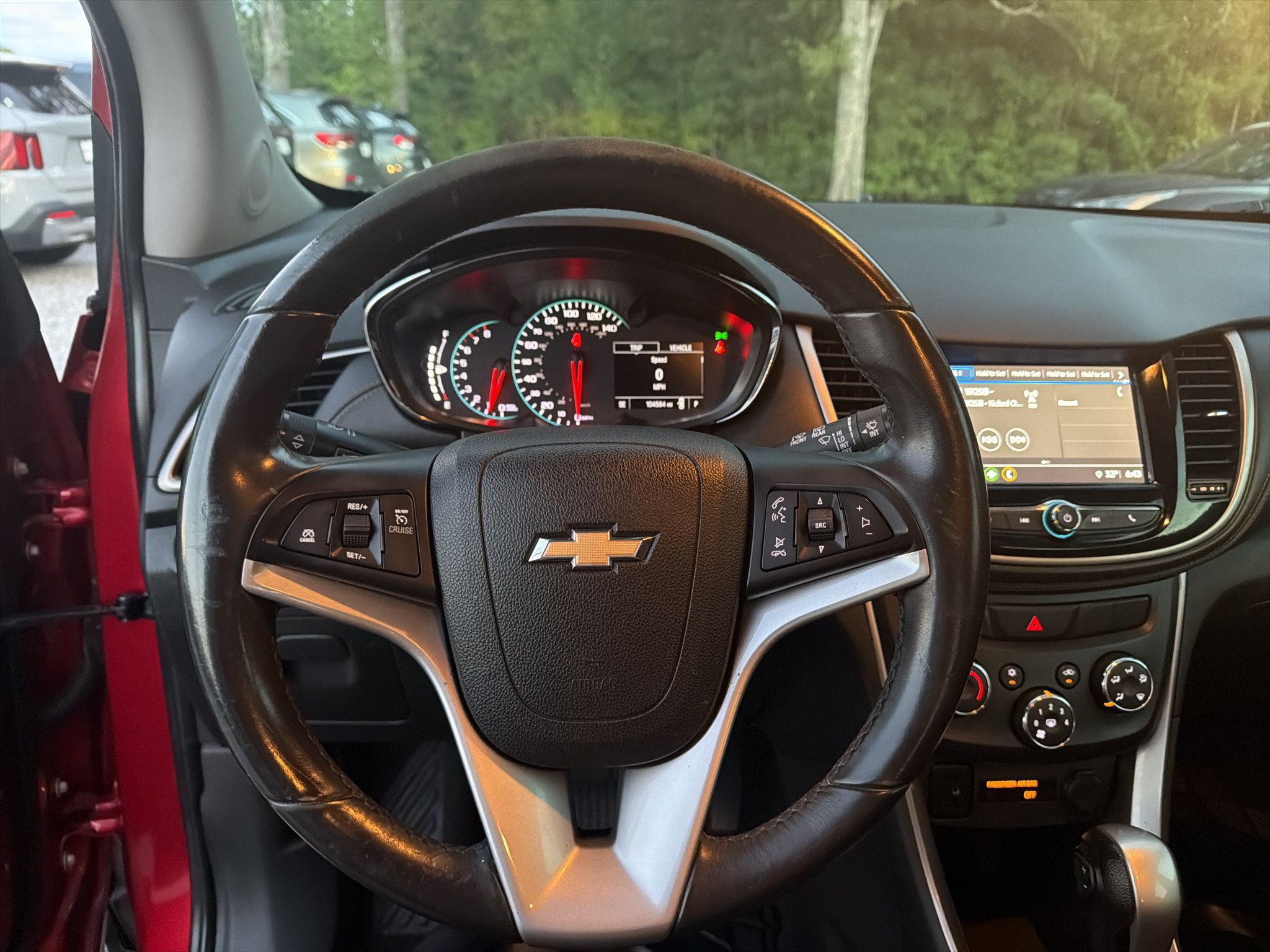 Used 2018 Chevrolet Trax LT w/ LT Convenience Package FWD image 14