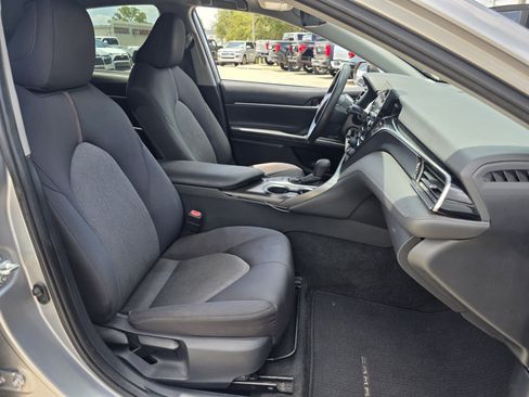 Used 2022 Toyota Camry LE FWD image 16