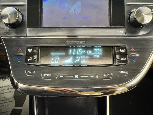 Used 2014 Toyota Avalon XLE Touring FWD image 30