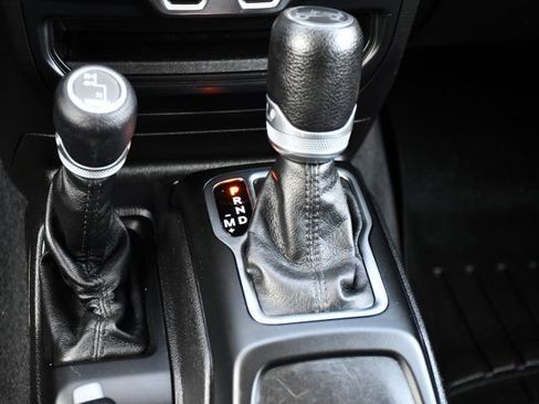 Used 2018 Jeep Wrangler Unlimited Sport S AWD/4WD image 35