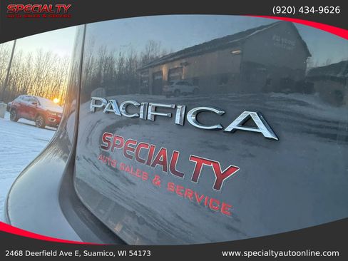 Used 2022 Chrysler Pacifica Touring-L image 13