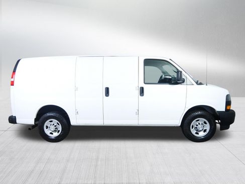 Used 2021 Chevrolet Express 2500 w/ Safety Package RWD image 8