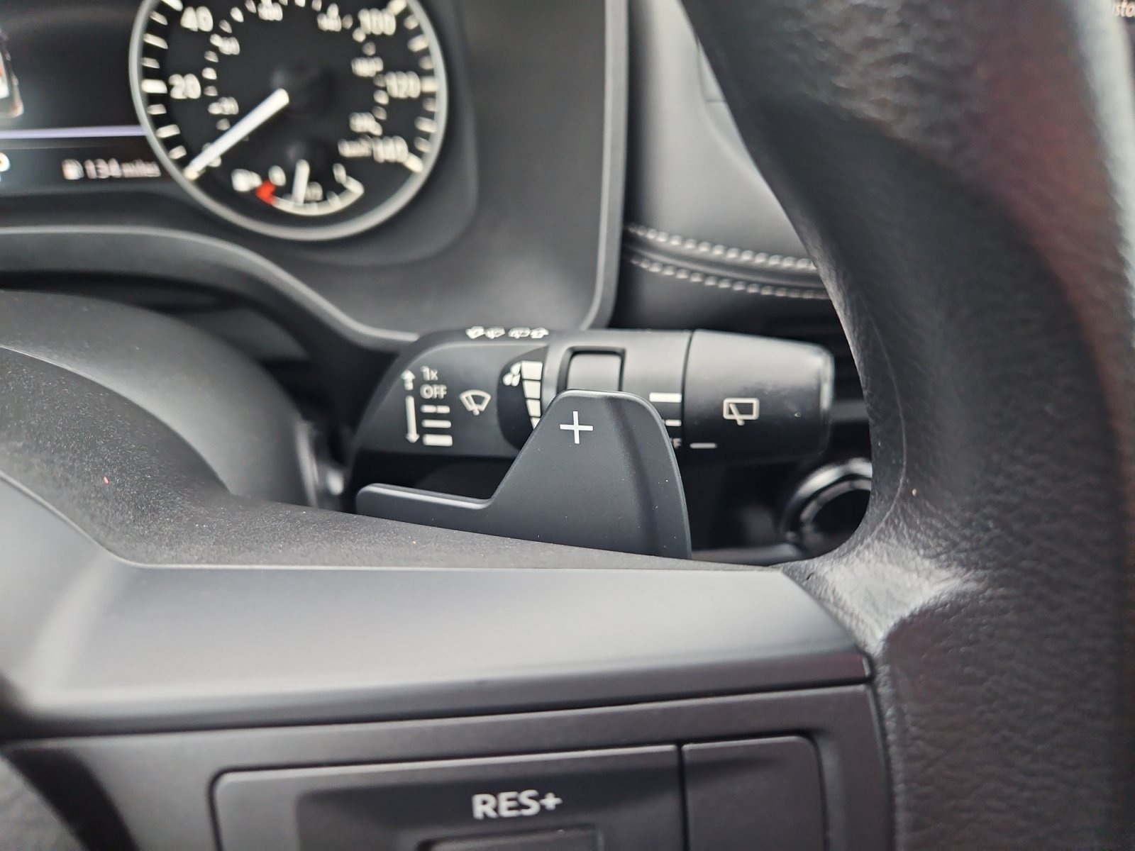 Used 2023 Nissan Rogue S AWD/4WD image 21