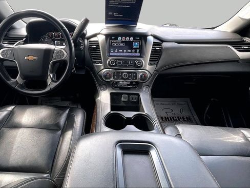 Used 2019 Chevrolet Suburban LT RWD image 16