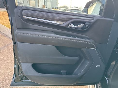 Used 2021 GMC Yukon Denali w/ Denali Premium Package image 10