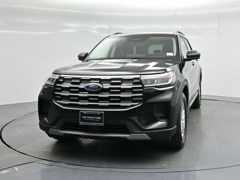New 2025 Ford Explorer Active image 57