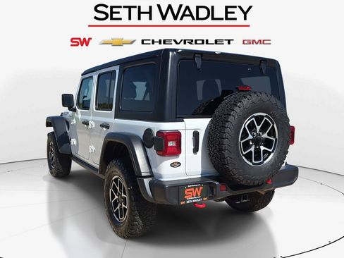 Used 2024 Jeep Wrangler Unlimited Rubicon AWD/4WD image 5