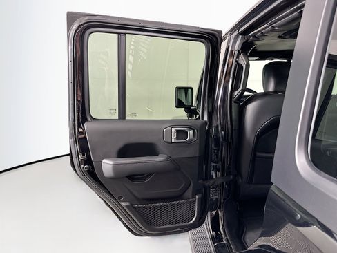 Used 2022 Jeep Wrangler Sahara image 25