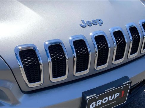 Used 2015 Jeep Cherokee Latitude AWD/4WD image 29