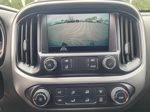 Used 2022 Chevrolet Colorado LT w/ LT Convenience Package image 32