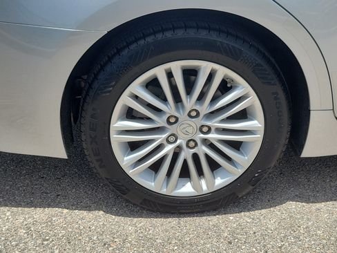 Used 2017 Lexus ES 350 w/ Premium Package FWD image 10