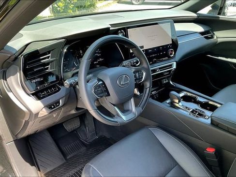 Used 2025 Lexus RX 350 Premium w/ Accessory Package AWD/4WD image 17
