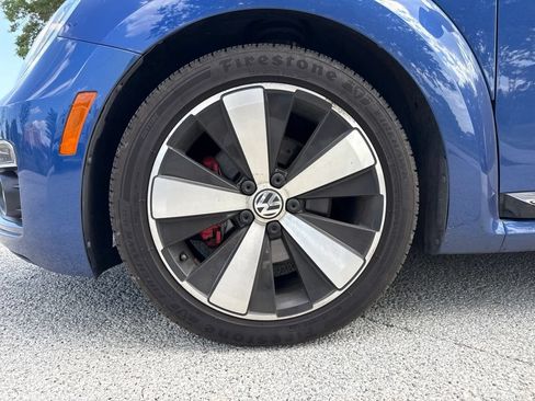 Used 2013 Volkswagen Beetle R-Line FWD image 9