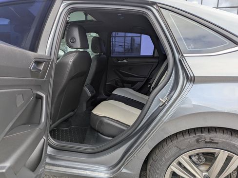 Used 2020 Volkswagen Jetta R-Line FWD image 38