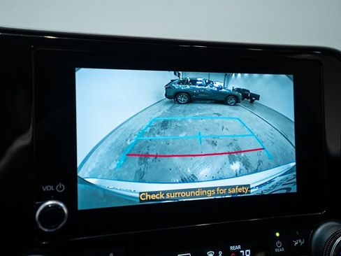 Used 2024 Toyota Highlander LE image 29