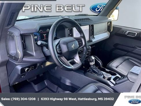 Used 2025 Ford Bronco Badlands image 12