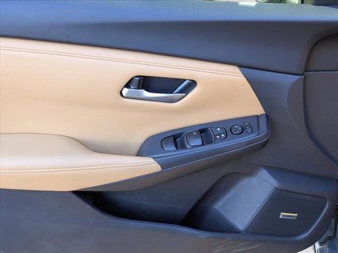 Used 2024 Nissan Sentra SV w/ SV Premium Package image 14