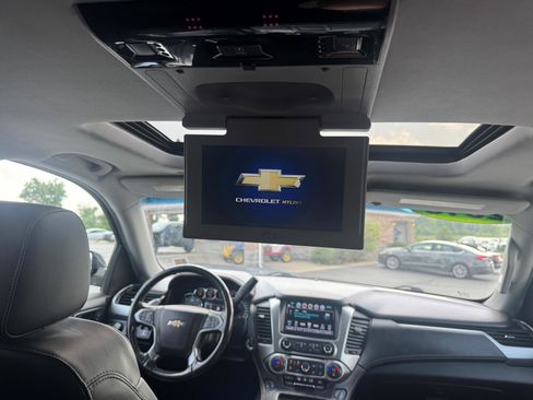 Used 2018 Chevrolet Tahoe LT w/ LT Signature Package AWD/4WD image 13