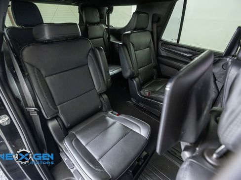 Used 2023 GMC Yukon Denali w/ Advanced Technology Package AWD/4WD image 39