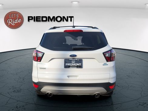 Used 2017 Ford Escape SE w/ Equipment Group 201A FWD image 6