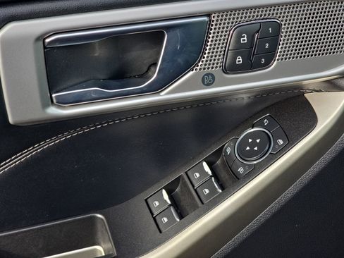 Used 2022 Ford Explorer Limited w/ Equipment Group 301A image 37