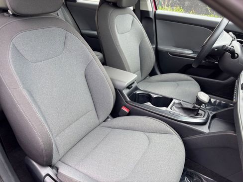Used 2025 Kia K4 FWD image 36