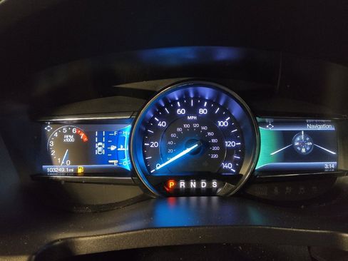 Used 2018 Ford Explorer XLT w/ Equipment Group 202A image 23