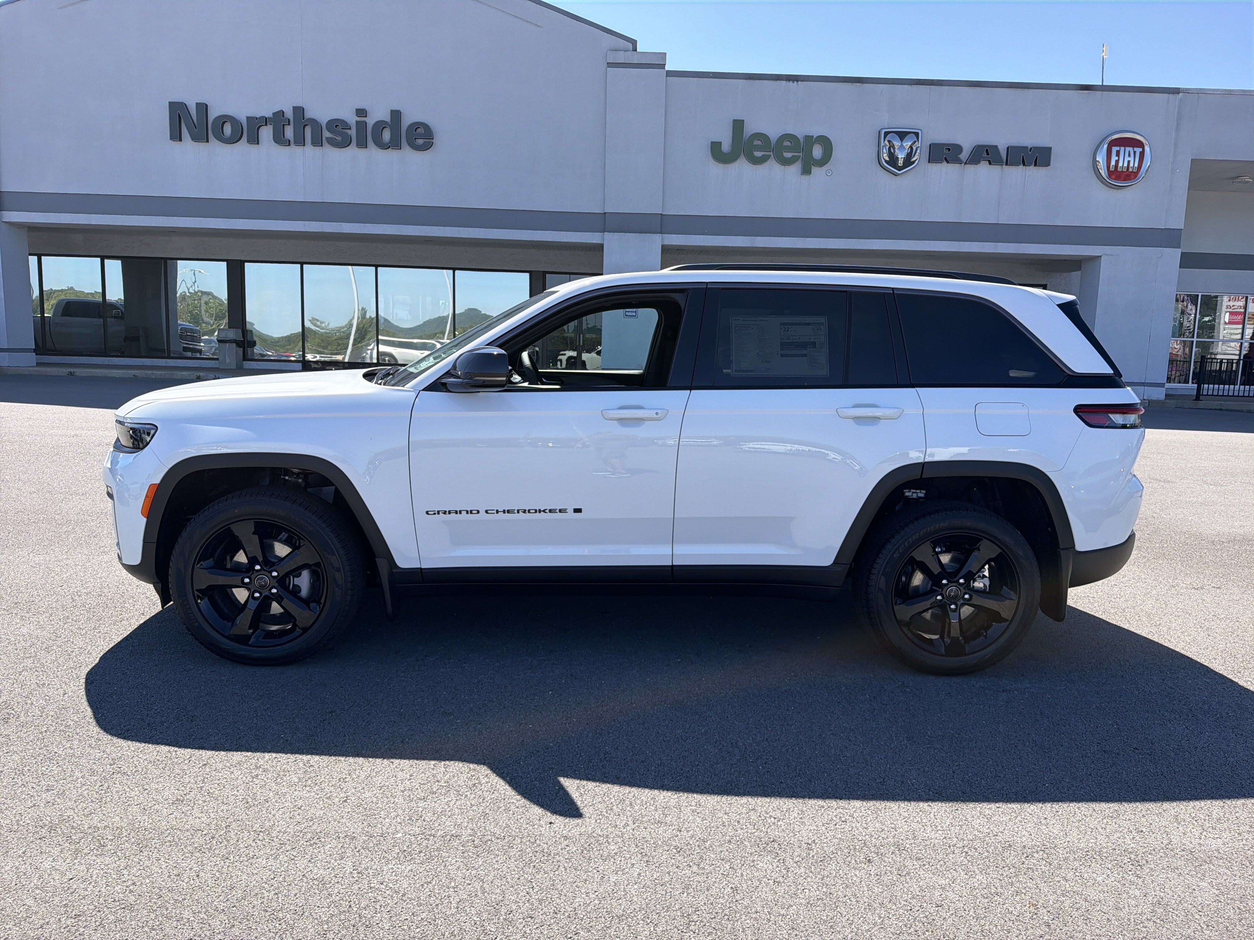 New 2027 Jeep Grand Cherokee Limited w/ Limited Altitude Package AWD/4WD image 10