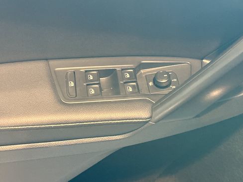 Used 2022 Volkswagen Tiguan S AWD/4WD image 15