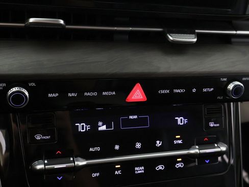 Used 2024 Kia Carnival EX image 53