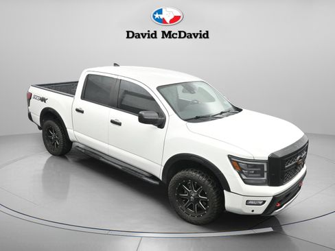 Used 2022 Nissan Titan PRO-4X w/ Pro-4x Utility Package AWD/4WD image 18