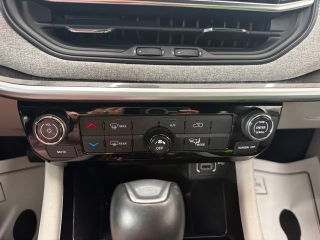 Used 2024 Jeep Compass Latitude AWD/4WD image 18