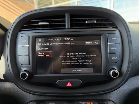 Used 2024 Kia Soul LX w/ Option Group 015 FWD image 19