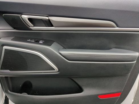 Used 2025 Kia Telluride S image 36