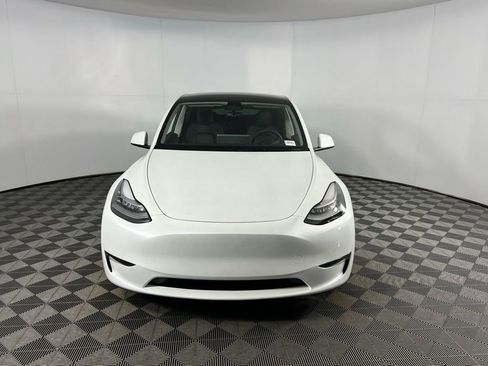 Used 2023 Tesla Model Y Long Range image 10