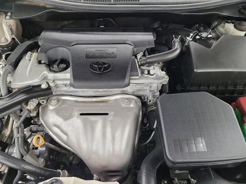 Used 2016 Toyota Camry LE image 30