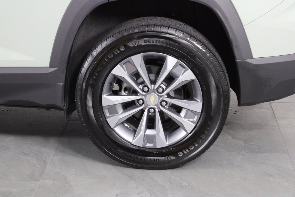Used 2026 Chevrolet Equinox LT FWD image 14