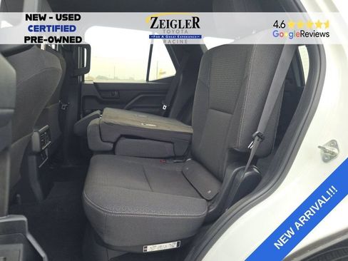 Used 2025 Toyota 4Runner SR5 AWD/4WD image 9