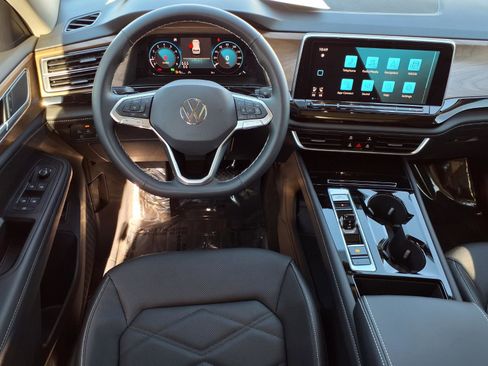New 2026 Volkswagen Atlas SE FWD image 12