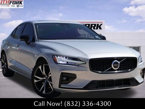 Used 2024 Volvo S60 B5 Core FWD image 1