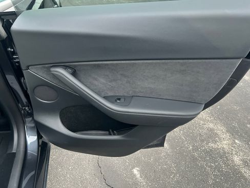 Used 2024 Tesla Model Y Long Range image 17