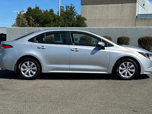 Certified 2025 Toyota Corolla LE image 6