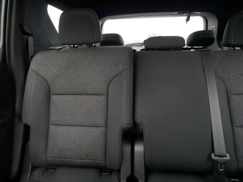 Used 2024 Chevrolet Traverse LS FWD image 12