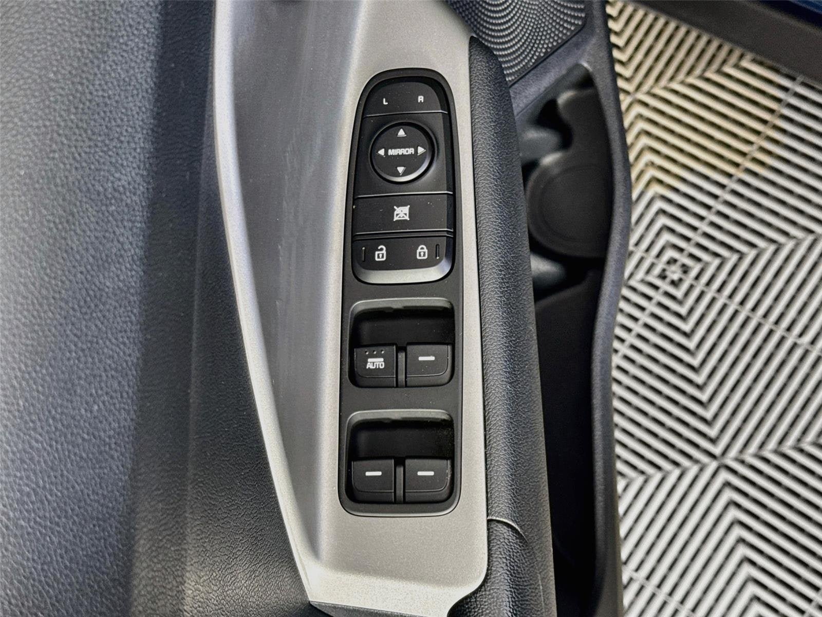 Used 2019 Kia Niro LX FWD image 18