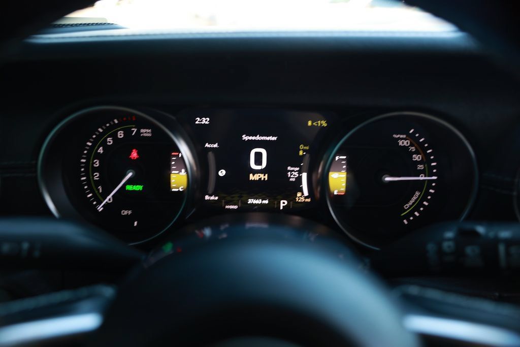 Used 2022 Jeep Wrangler Unlimited Sahara AWD/4WD image 23