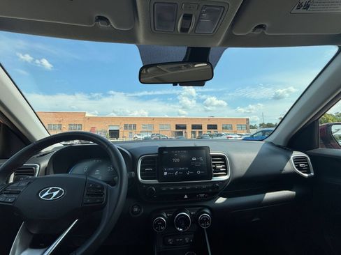 Used 2026 Hyundai Venue SEL FWD image 33