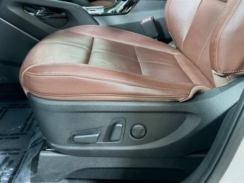 Used 2023 Kia Telluride EX w/ EX Captain's Chair Package image 19